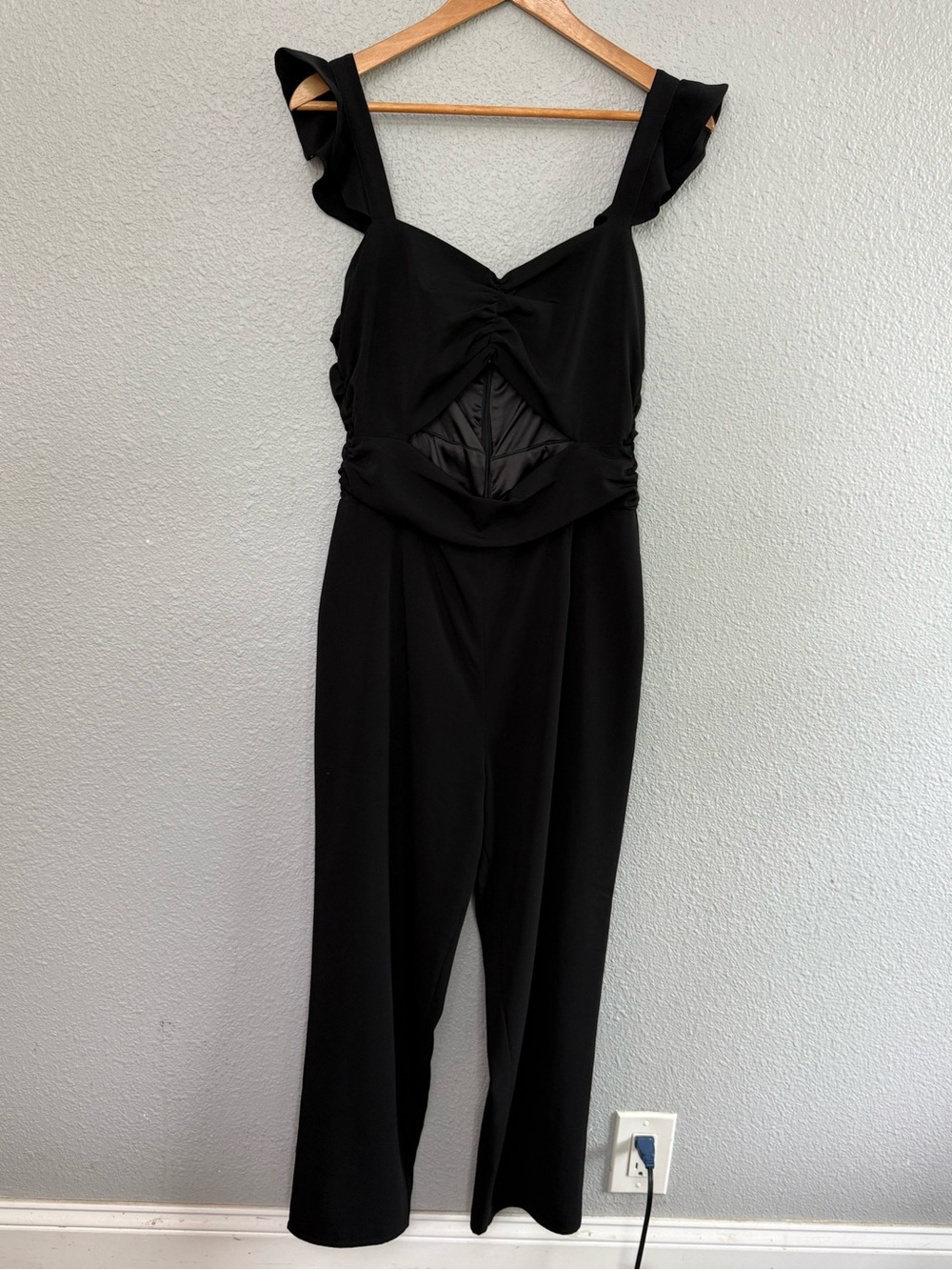 Lovers + Friends Know Jumpsuit Size Medium Ruffle Sleeves - Picture 4 of 8